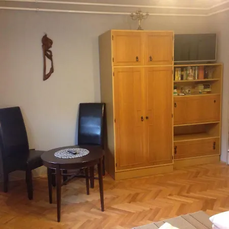 Abszolut Vendeghaz Πανσιόν