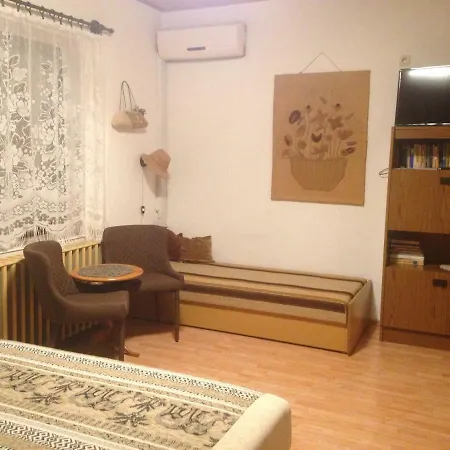 Abszolut Vendeghaz 게스트하우스