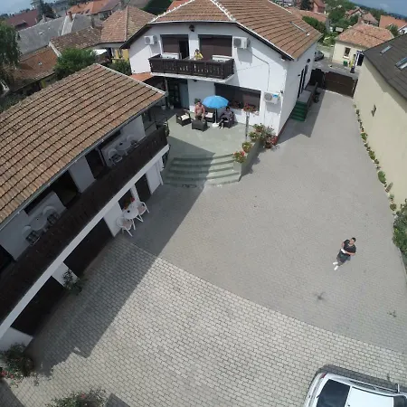 Abszolut Vendeghaz 2*