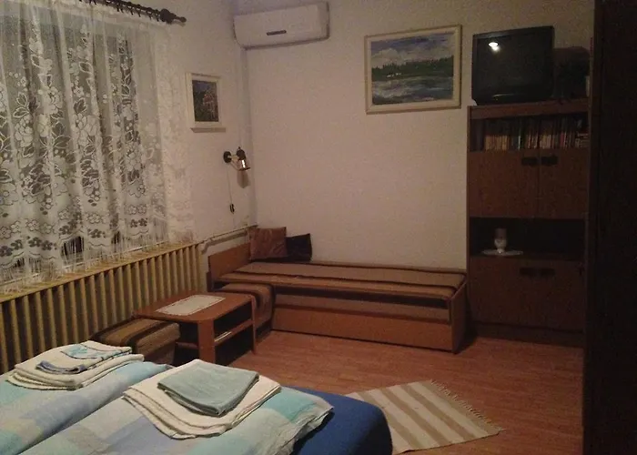 בית הארחה Abszolut Vendeghaz 2*