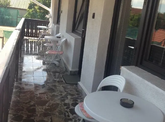 Abszolut Vendeghaz קסזטלי