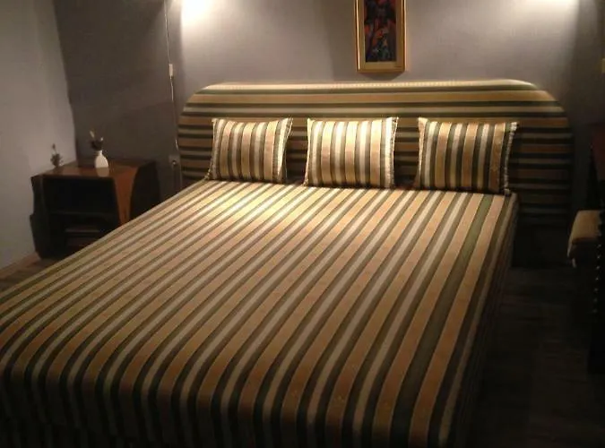 בית הארחה Abszolut Vendeghaz 2*